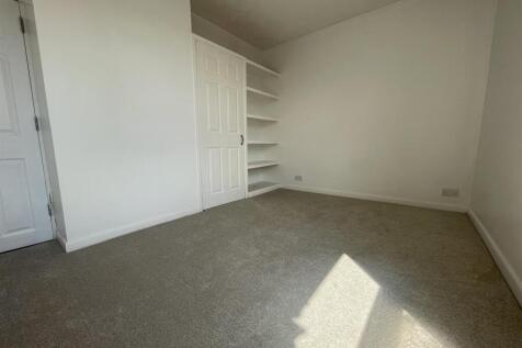 42 Brompton Bed2a.JPEG