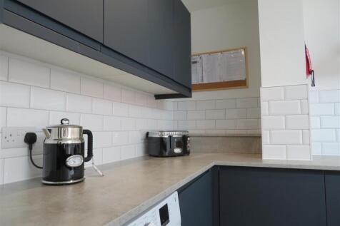 103 St Pauls Kitch3.JPG