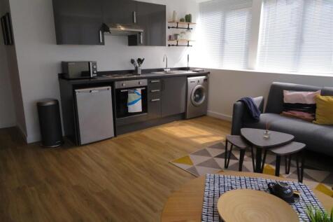 93 Enterprise Hse Lounge (2).JPG