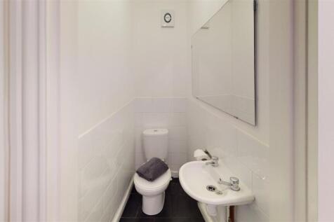 10-Margate-Rd-Portsmouth-Bathroom (2).jpg