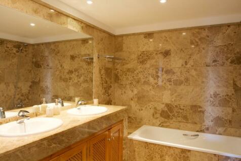 Master ensuite