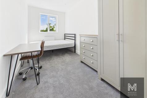 bed 8.jpg
