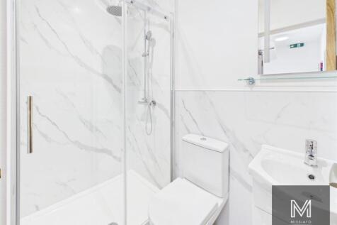 FF shower room.jpg
