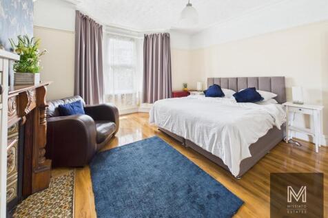 Bedroom 1 - 1.jpg