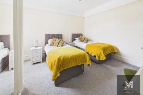 bedroom 2  -2.jpg