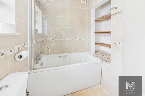 bathroom 2.jpg