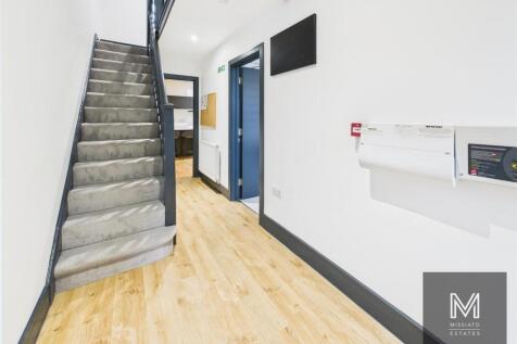 CAM03255G0-PR0042-STILL001 - Copy - Copy.jpg