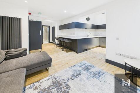 CAM03255G0-PR0042-STILL009 - Copy - Copy.jpg