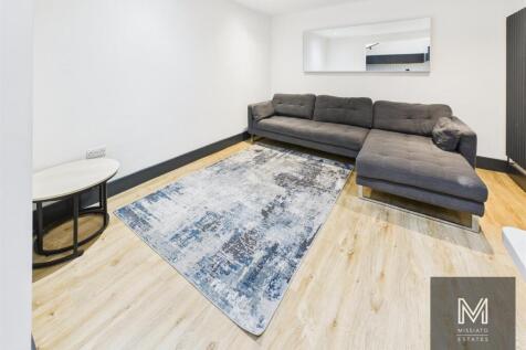 CAM03255G0-PR0042-STILL010 - Copy - Copy.jpg