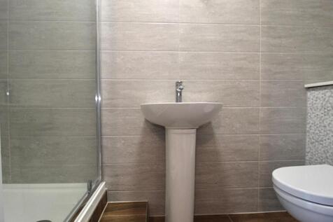 Tilling annex - shower.jpg