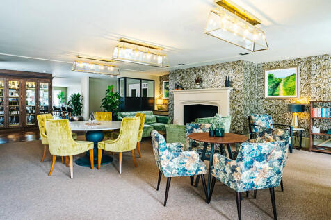 Village Lounge