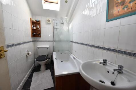 Cottage 2 bathroom.jpg