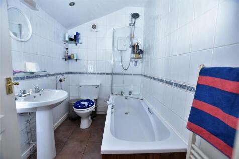 cottage 1 - bathroom.jpg