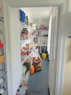 kitchen 2.jpg
