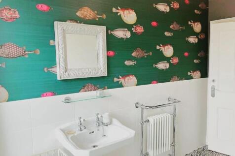 room5bathroom.JPG