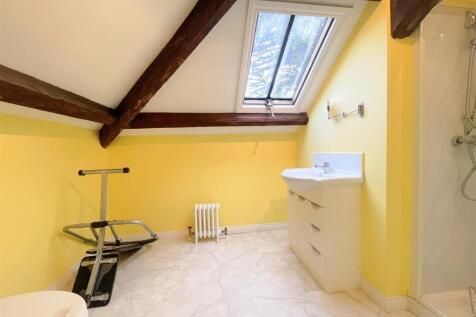 bedroom5ensuite.JPG