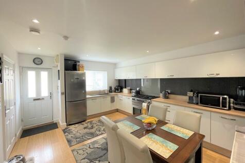 kitchen 1.JPG