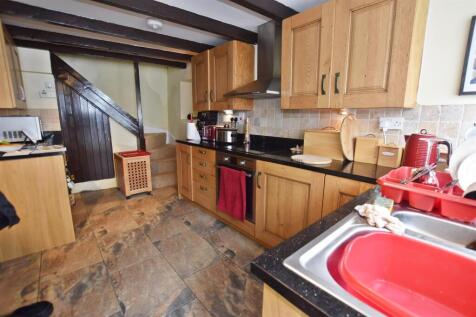DDP04920 kitchen 4 a.JPG