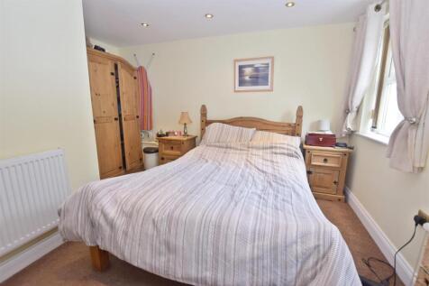 DDP04920 bed 3 a.JPG