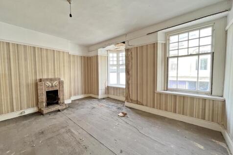 Bedroom 1.JPG