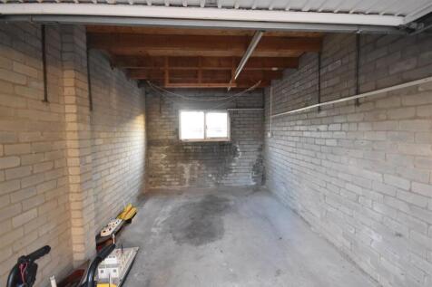 Garage 1.JPG