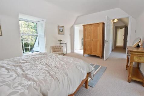 DDP05109 bed 2 b.JPG