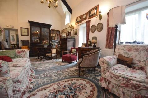 lounge 3.JPG