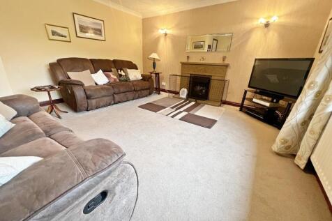 new living room a.JPG