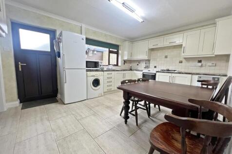 new kitchen a.JPG