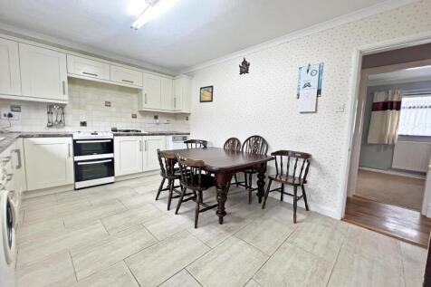 new kitchen b.JPG
