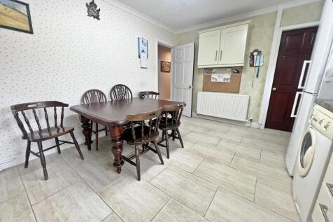 new kitchen d.JPG
