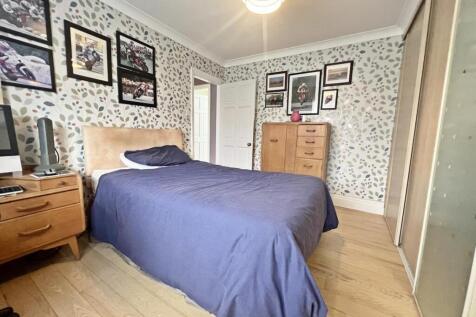 new bedroom.JPG