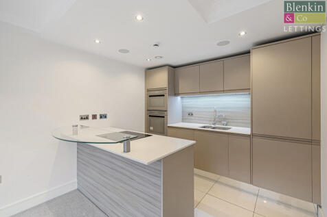 Kitchen/ Living Area