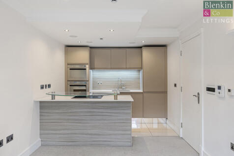Kitchen/ Living Area