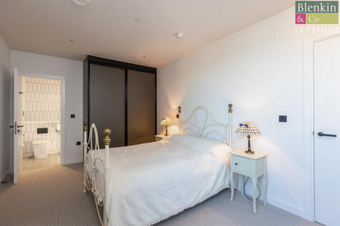 Almond 605 Bedroom 1-2