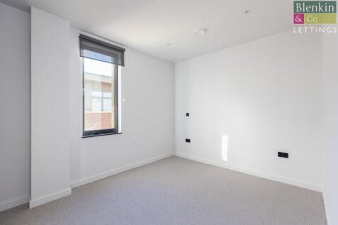 Almond 605 Bedroom 2-1