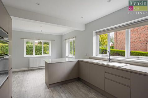 Kitchen/ Dining