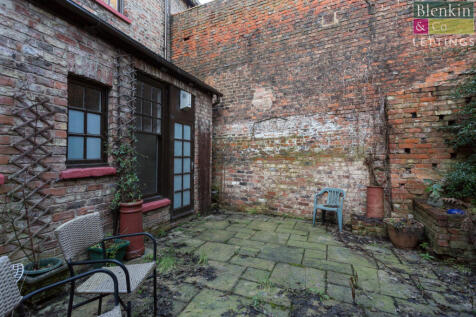 2 Gillygate-04
