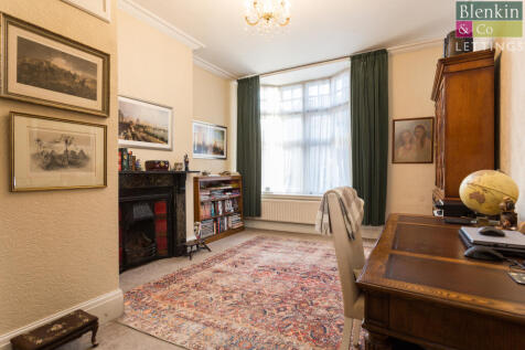 2 Gillygate-10