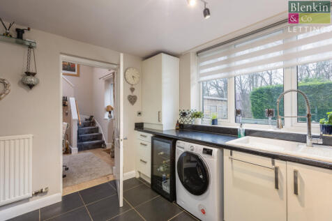 Crambeck Village 36 Kitchen-2