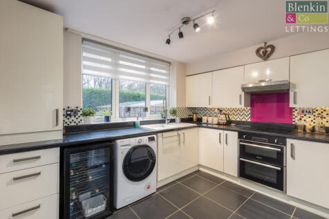 Crambeck Village 36 Kitchen-1