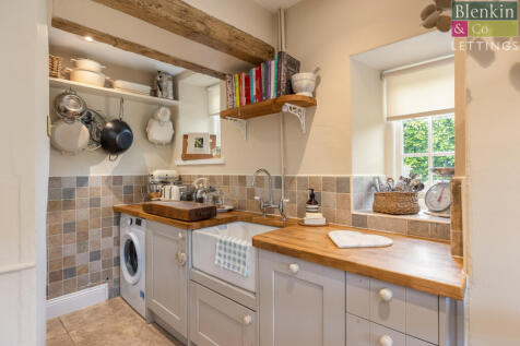 Spring Cottage Kitchen-3