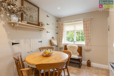 Spring Cottage Kitchen-6