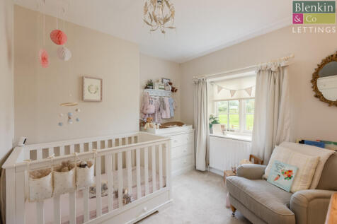 Spring Cottage Bedroom 2-1