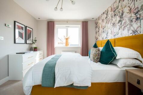 King-size main bedroom and lots of space for storage