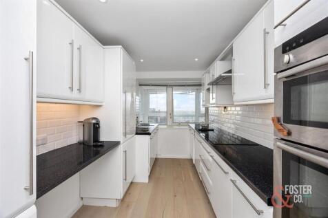 Kings Road, Bedford Towers, 15D-008.jpg