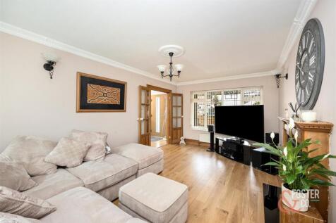 Whitethorn Drive, 9-018.jpg