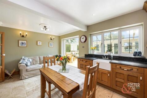 Whitethorn Drive, 9-022.jpg