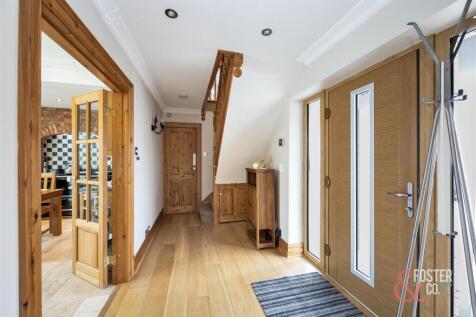 Whitethorn Drive, 9-028.jpg