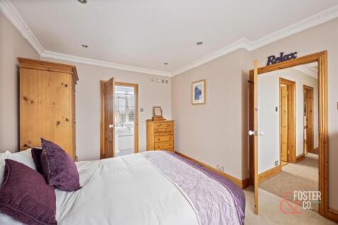 Whitethorn Drive, 9-001.jpg